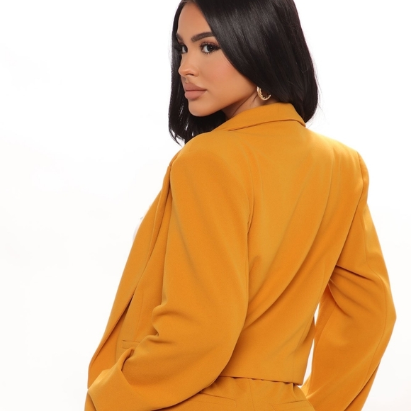 Fashion nova crop blazer - Picture 3 of 7